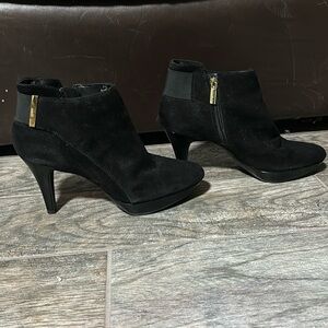 Black short boot heels size 7 1/2